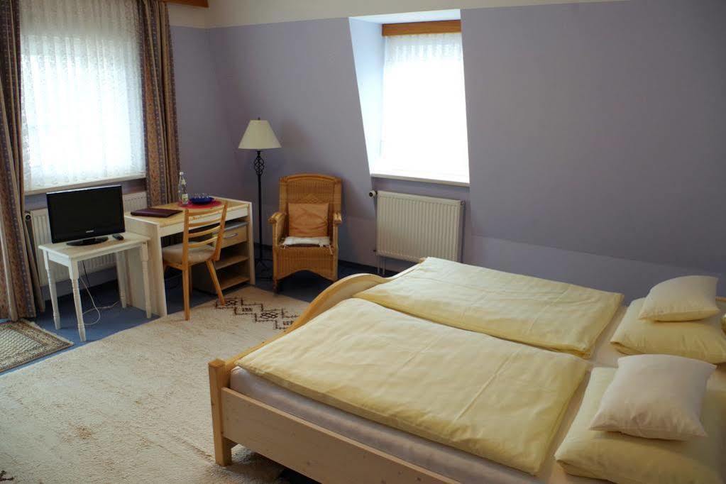 באד שטבן Pension Zum Loewen, Parkplatz, Fruehstueck, Wlan, Zentral מראה חיצוני תמונה